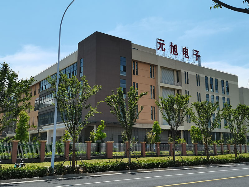 南京薩特科技旗下全資子公司安徽元旭采購我司一臺八溫區(qū)回流焊用于貼片保險絲，貼片電阻測試SMT焊接缺陷